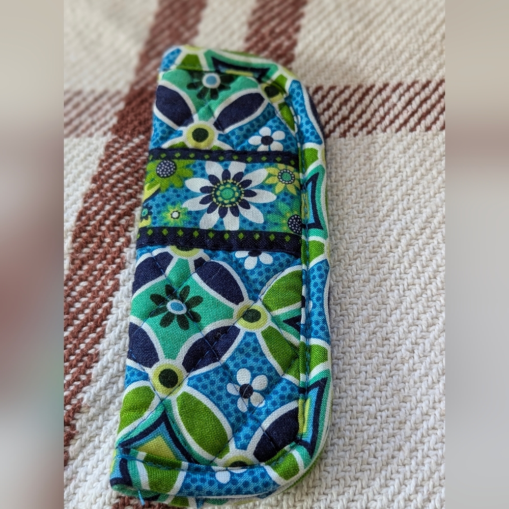 Vera Bradley retired soft glasses case